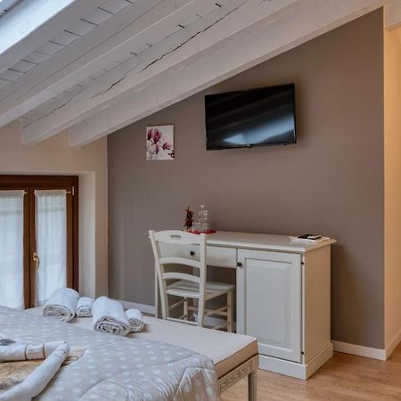 Bed and Breakfast Cascina Volta Brescia Exterior foto