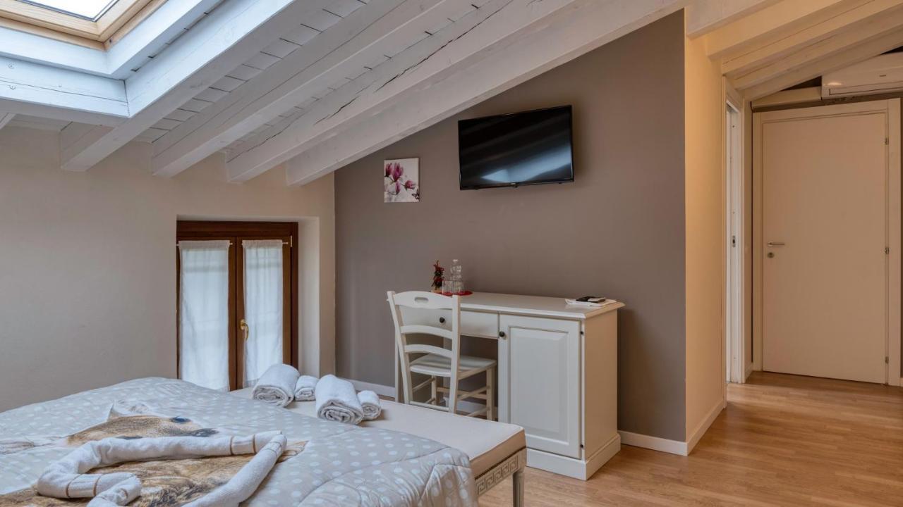 Bed and Breakfast Cascina Volta Brescia Exterior foto